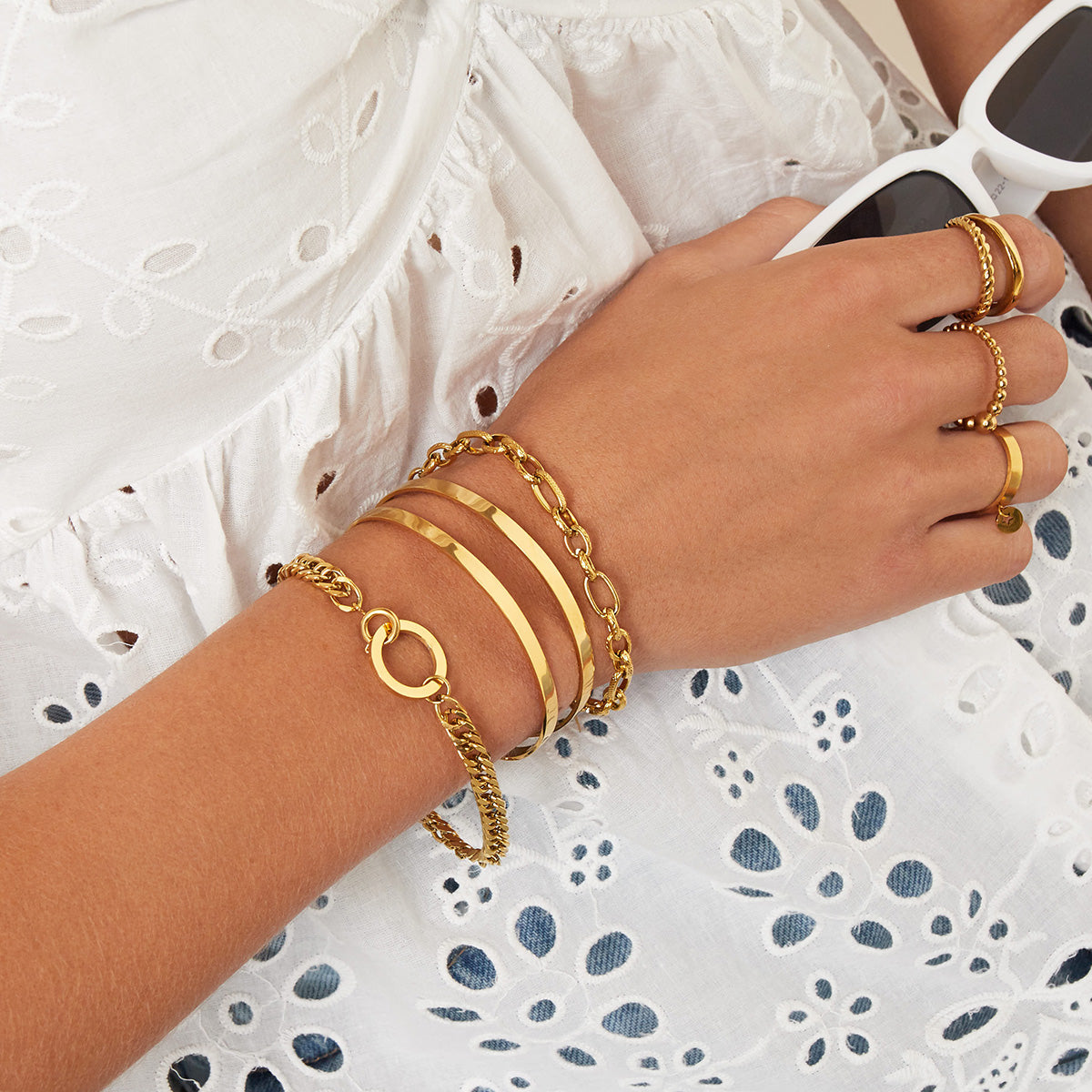 Circle Connection Bracelet
